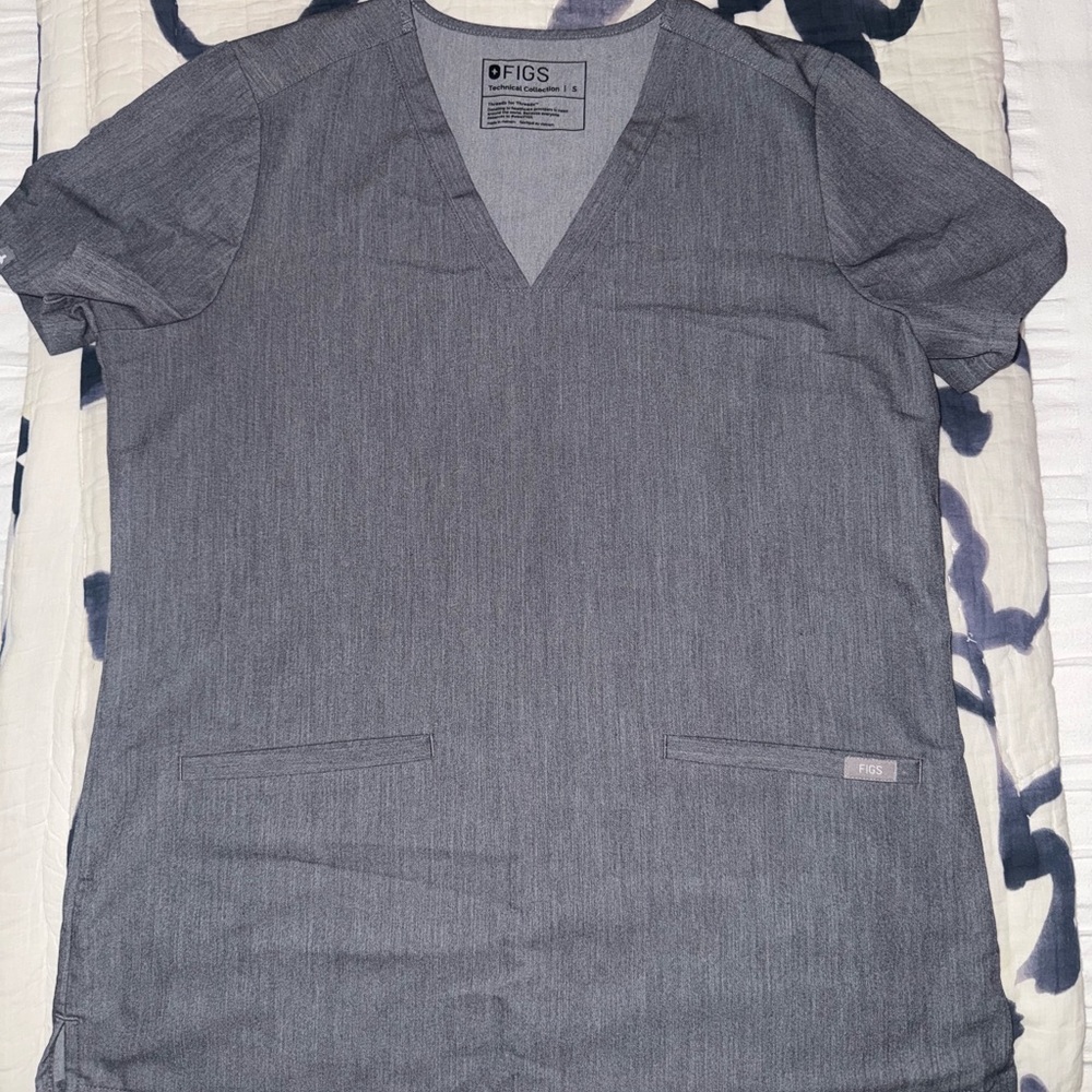 Figs Casma Three-Pocket Scrub Top